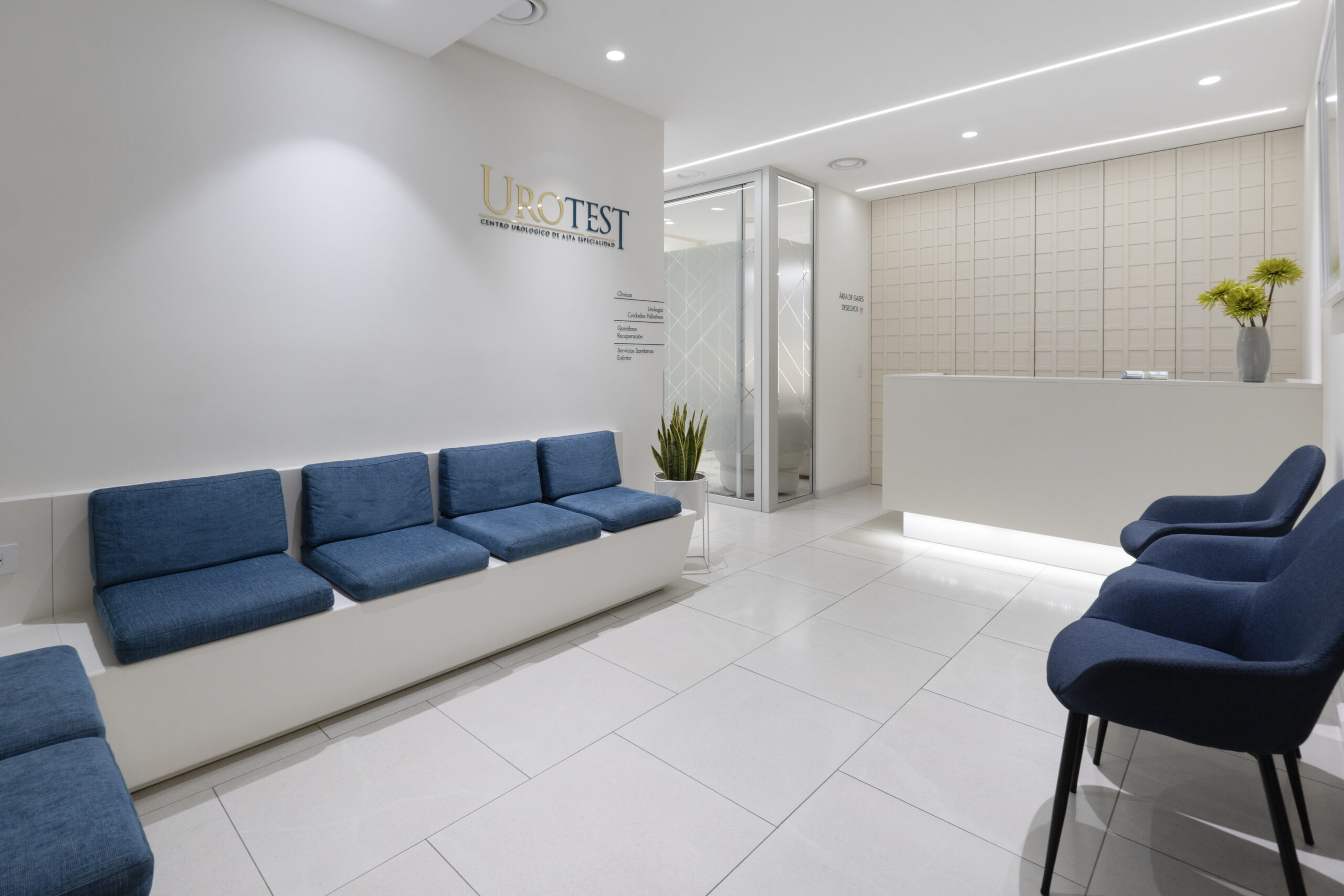Diseño de clínicas médicas en Guatemala clínica UROtest Estudio ed
