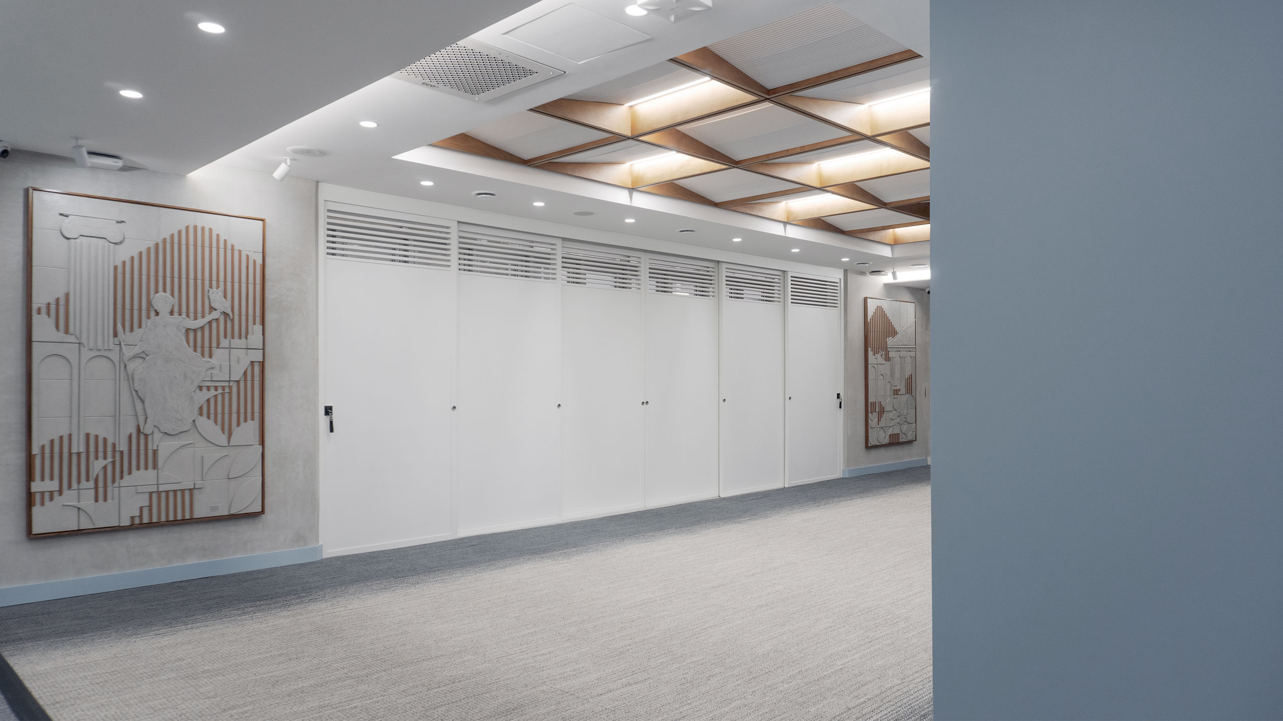 Diseño de espacios corporativos en Guatemala salón El Ateneo Estudio ed