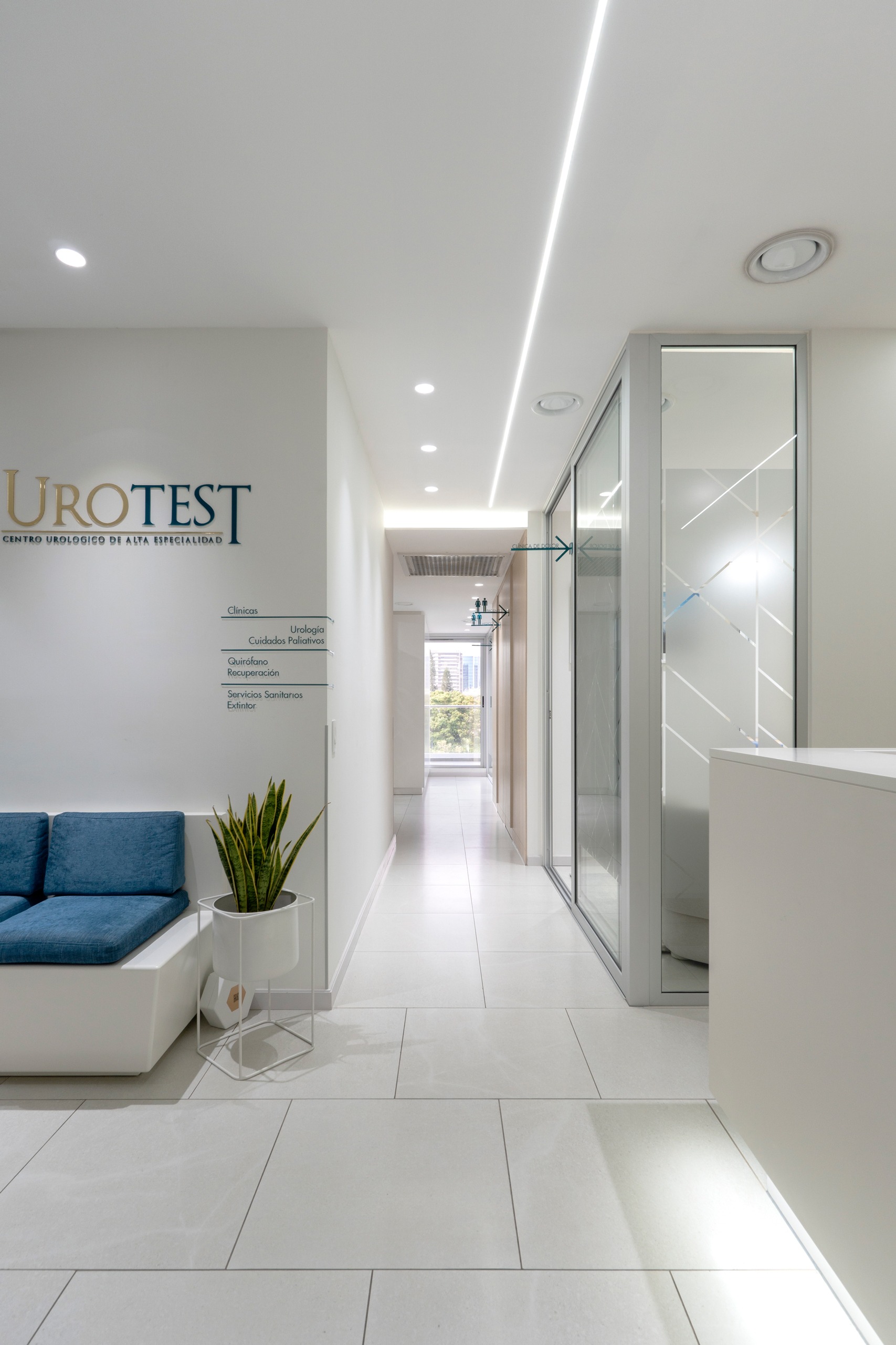 Diseño de clínicas médicas en Guatemala clínica UROtest Estudio ed