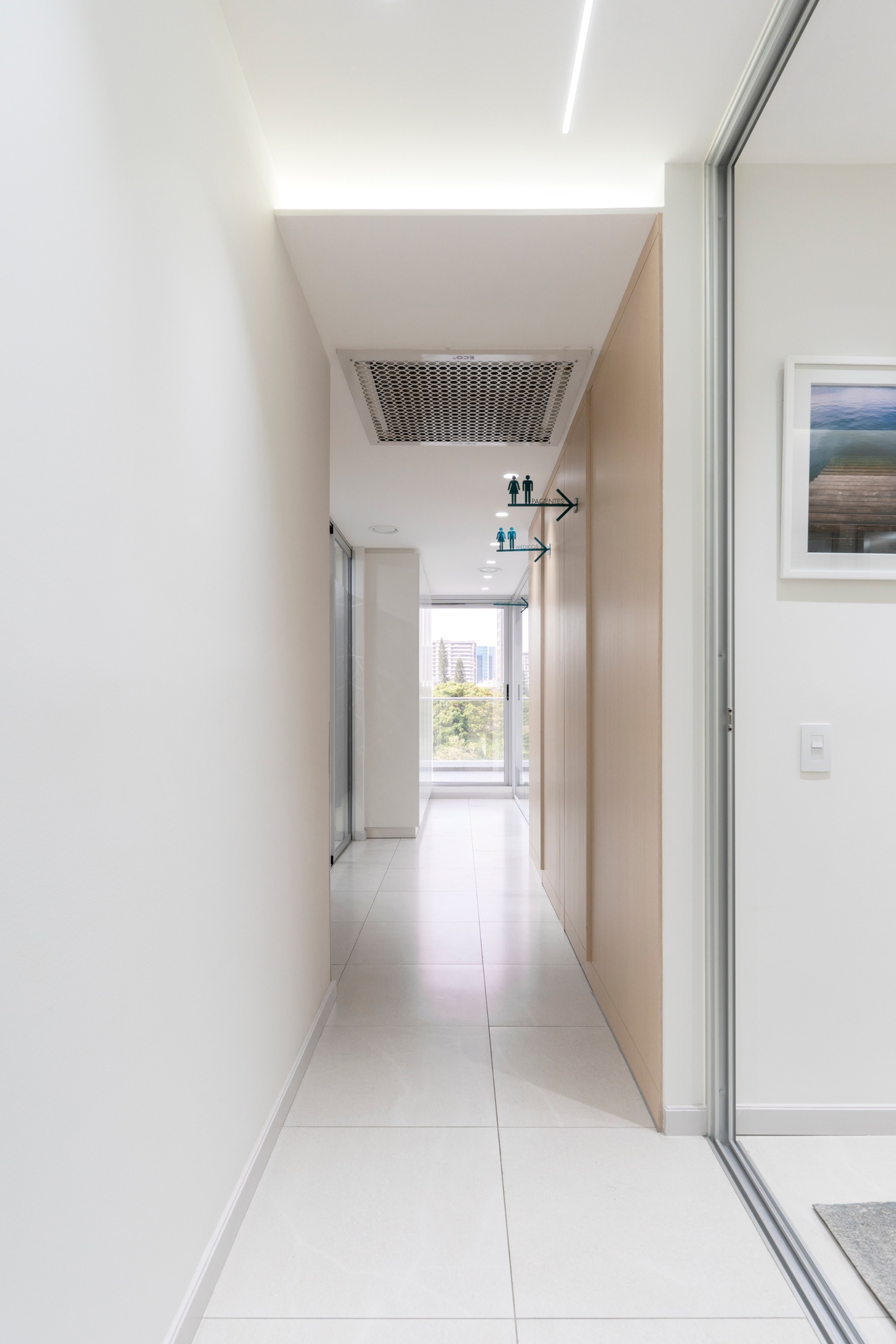 Diseño de clínicas médicas en Guatemala clínica UROtest Estudio ed