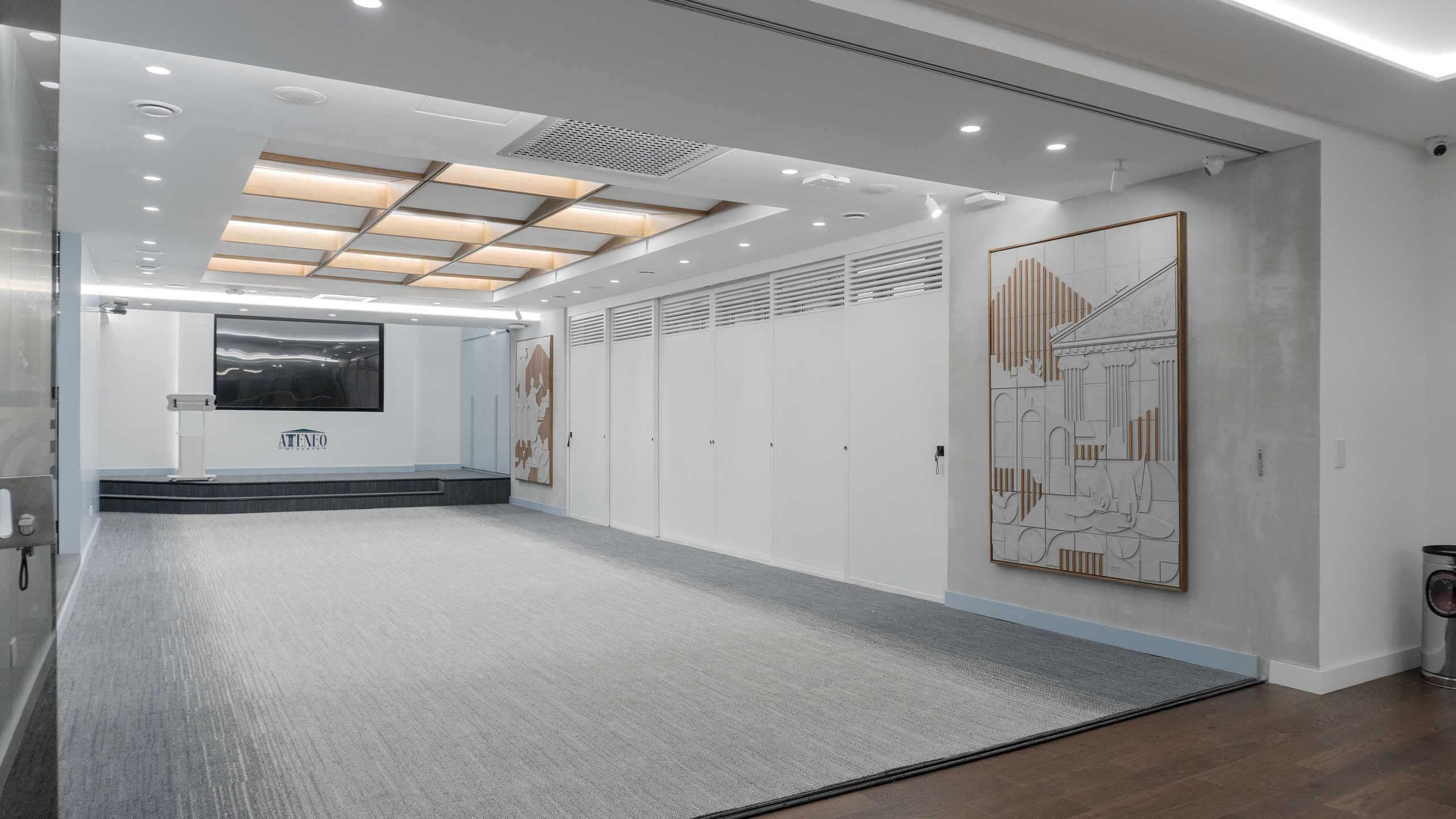 Diseño de espacios corporativos en Guatemala salón El Ateneo Estudio ed