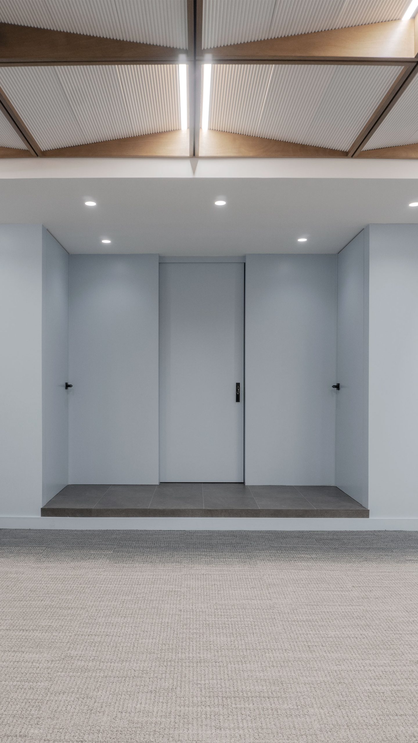 Diseño de espacios corporativos en Guatemala salón El Ateneo Estudio ed