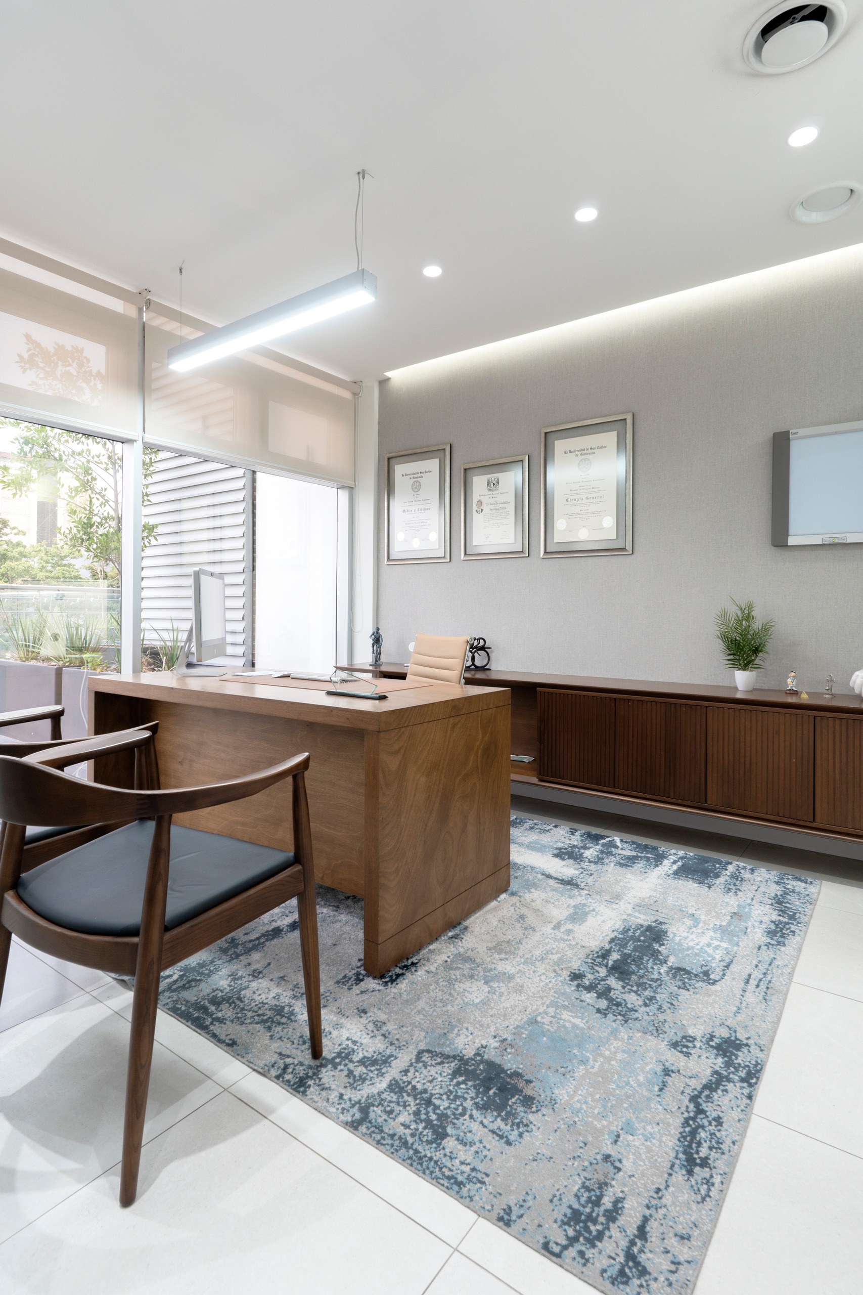 Diseño de clínicas médicas en Guatemala clínica UROtest Estudio ed