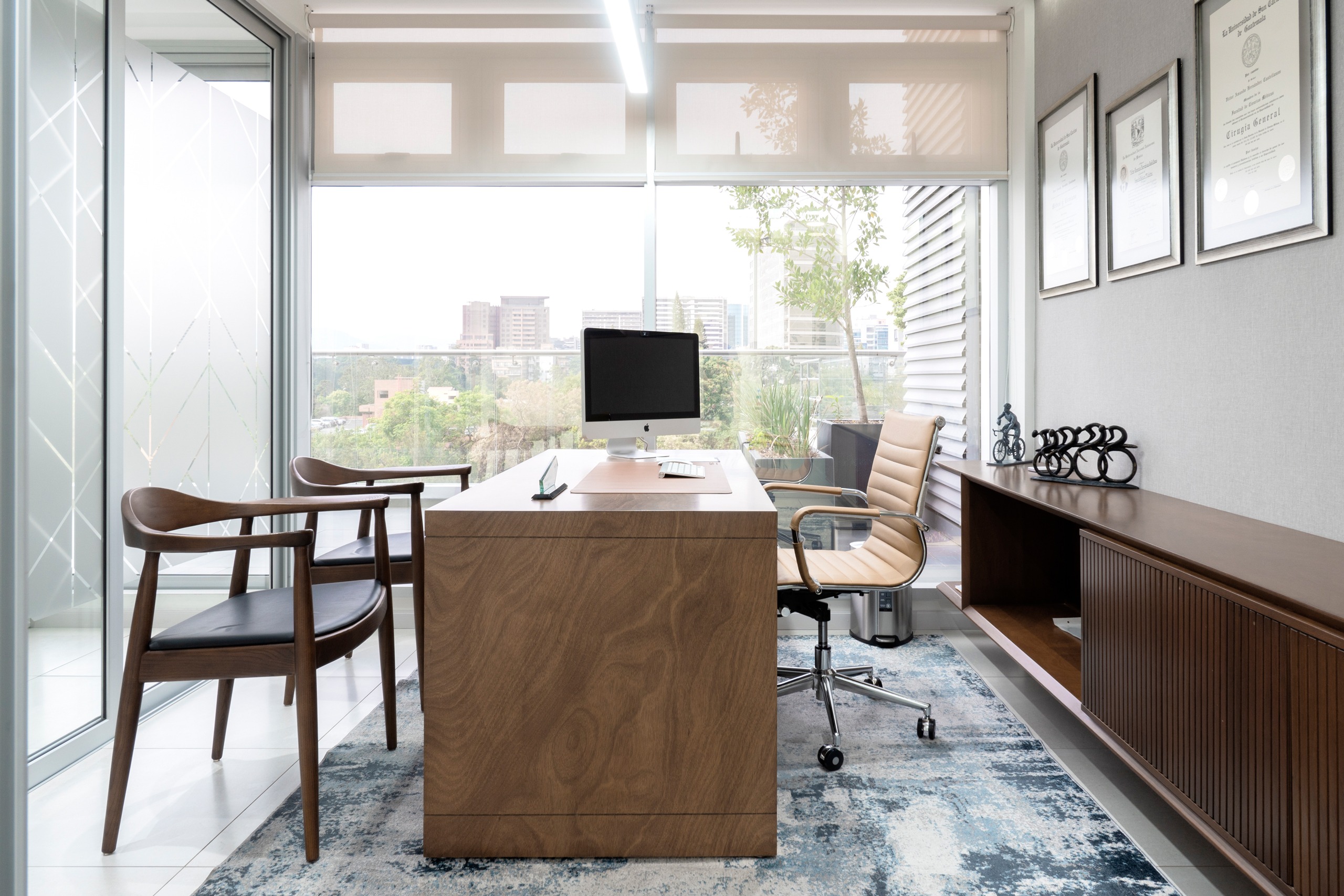 Diseño de clínicas médicas en Guatemala clínica UROtest Estudio ed