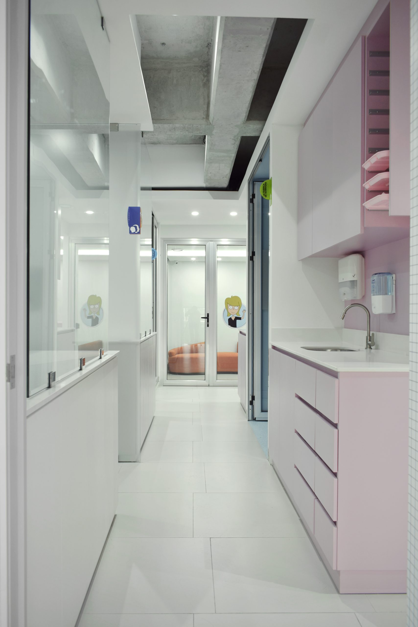 Diseño de clínicas odontológicas en Guatemala proyecto Krecedent Estudio ed