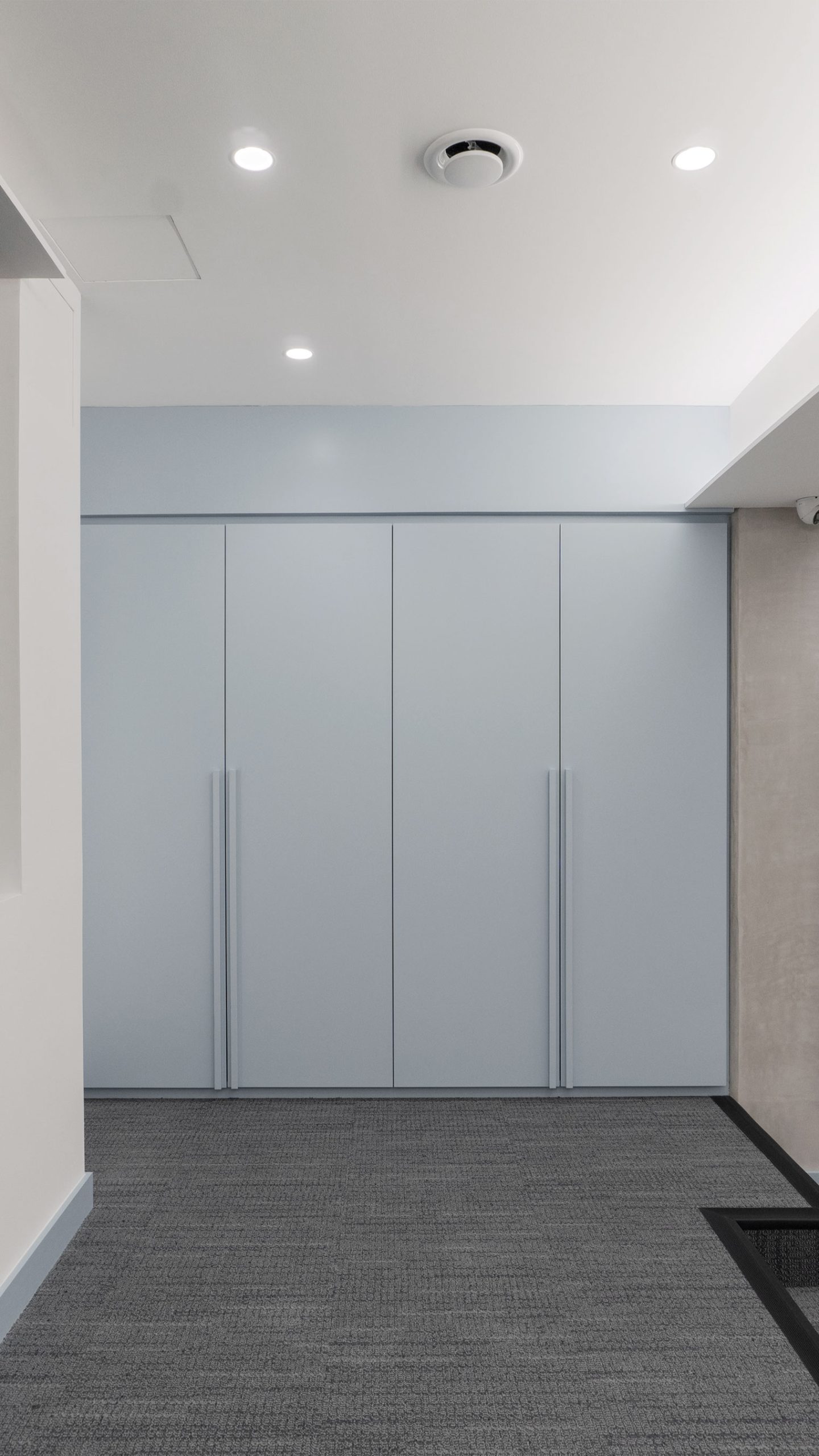 Diseño de espacios corporativos en Guatemala salón El Ateneo Estudio ed