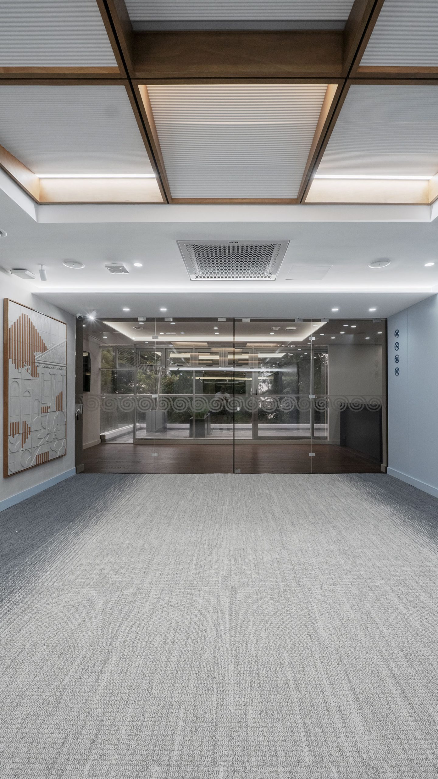 Diseño de espacios corporativos en Guatemala salón El Ateneo Estudio ed
