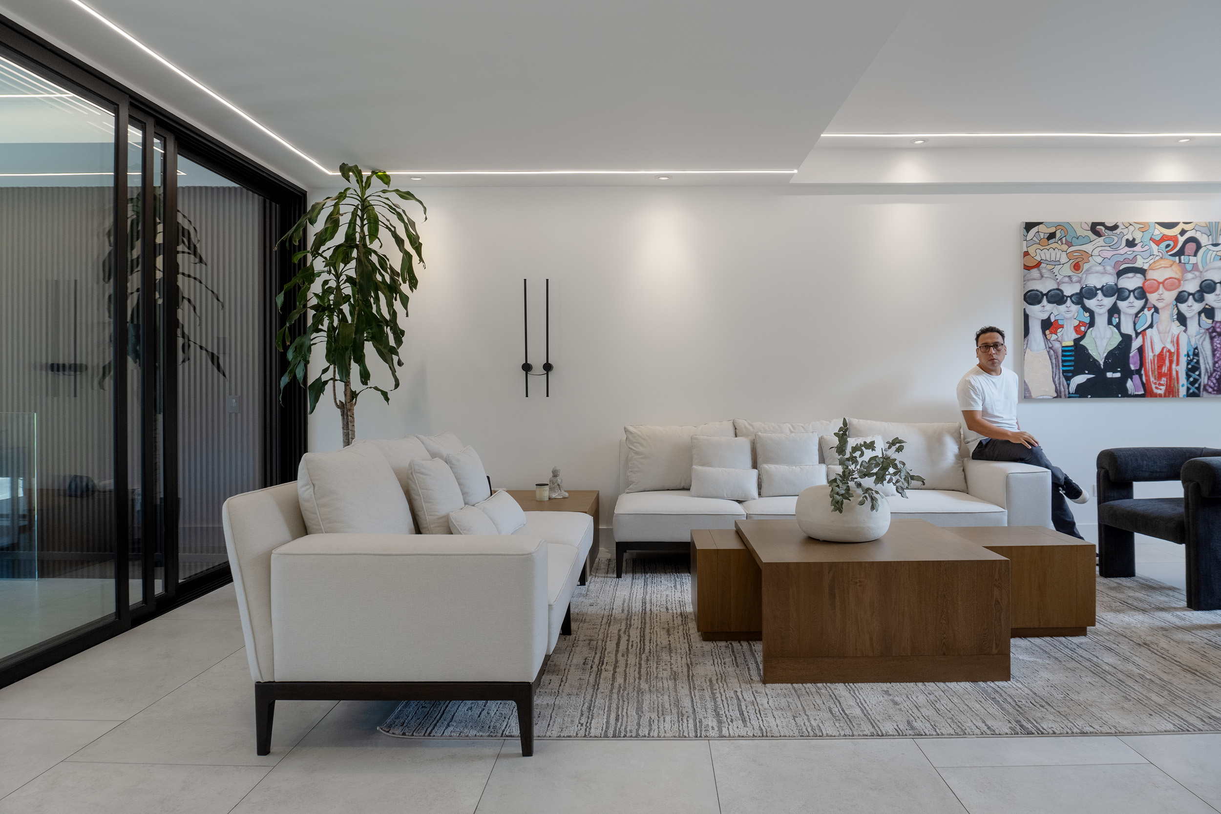 Armonía entre lo bruto y lo elegante en el diseño residencial de Arbórea