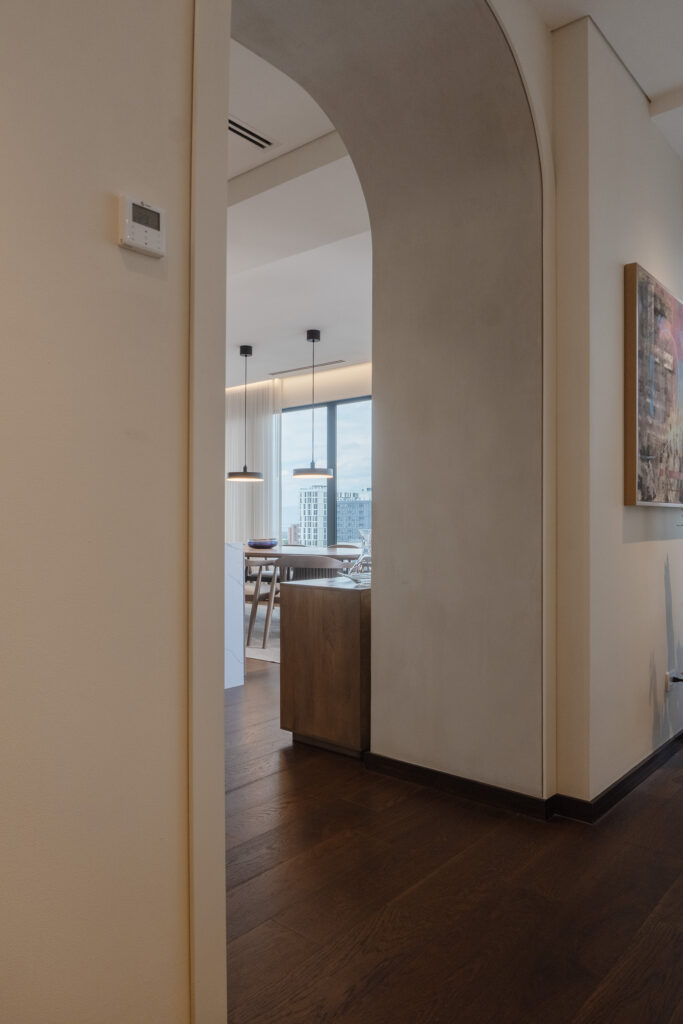 Remodelación de apartamentos de lujo en Guatemala con estética mística