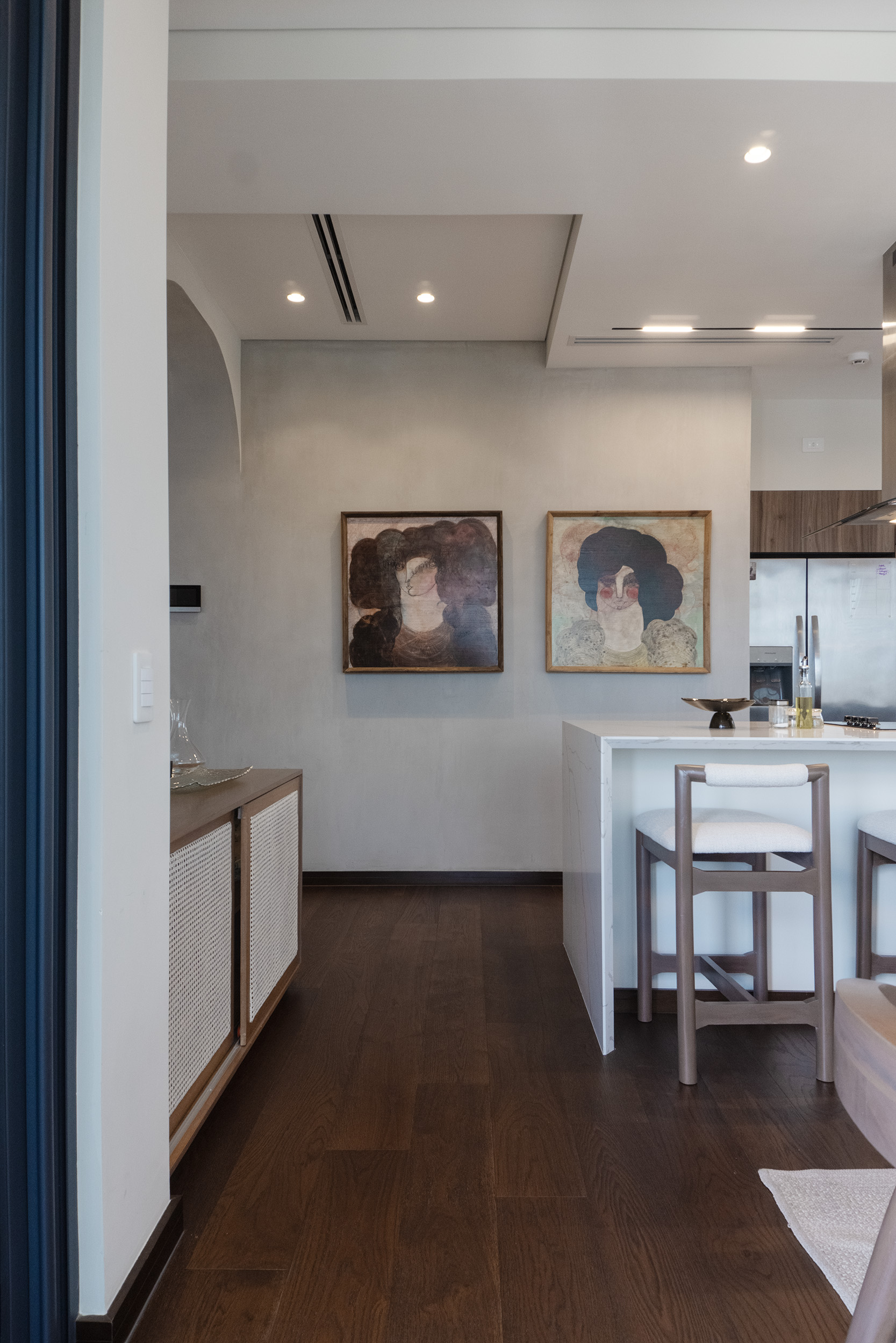 Espacios abiertos y fluidos en el diseño de interiores de apartamentos de lujo