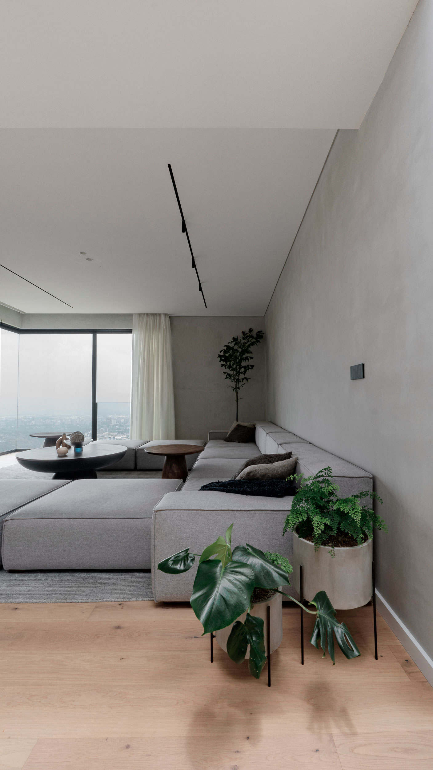 Detalles arquitectónicos de autor en fundición de concreto para vivienda de lujo